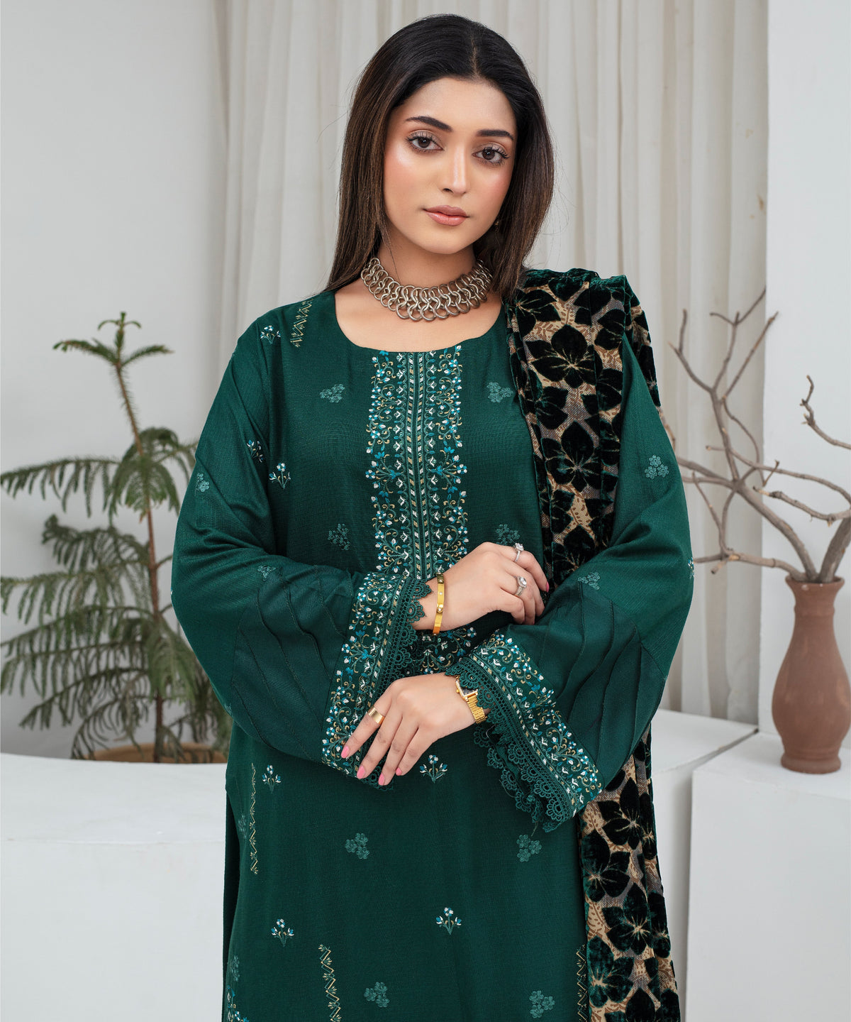 CREATION Dhanak 3PC Chikankari Embroidered Shirt with Velvet Plachi Shawl – ZC2105