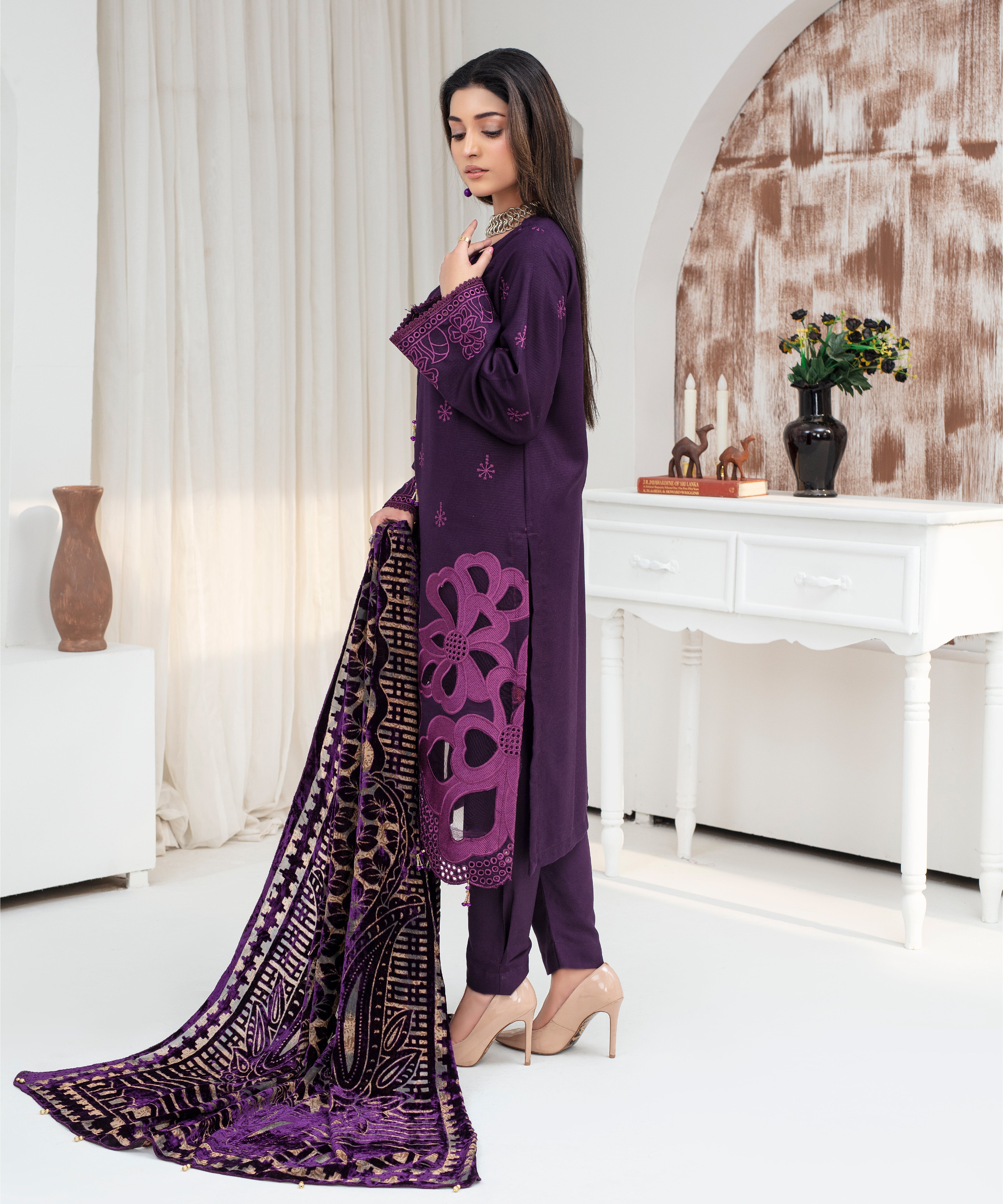 Dhanak 3PC Chikankari Embroidered Shirt with Velvet Plachi Shawl – ZC2108