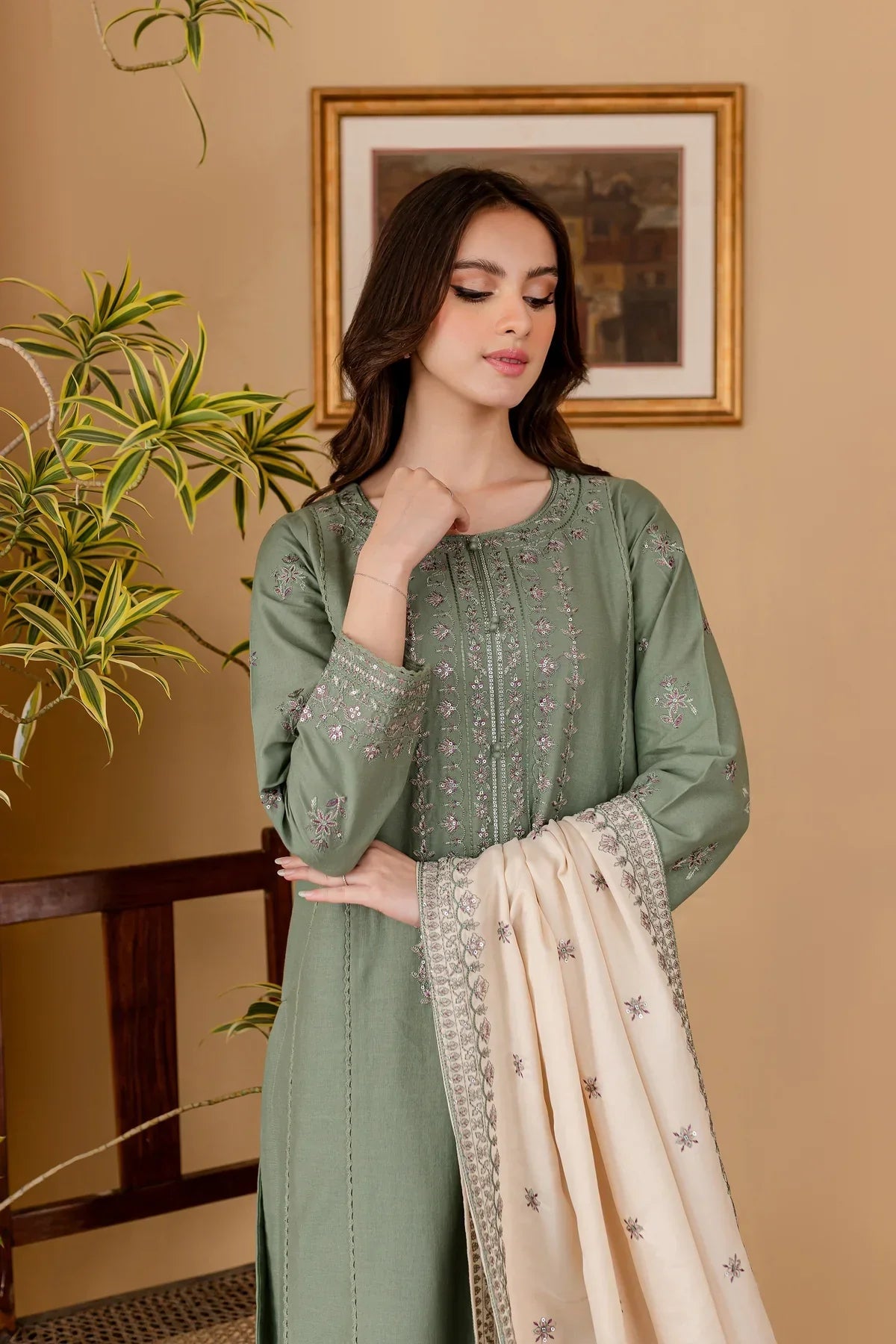 Batik Luxe 3PC Dhanak Embroidered Dress with Embroidered Dupatta – ZC1318