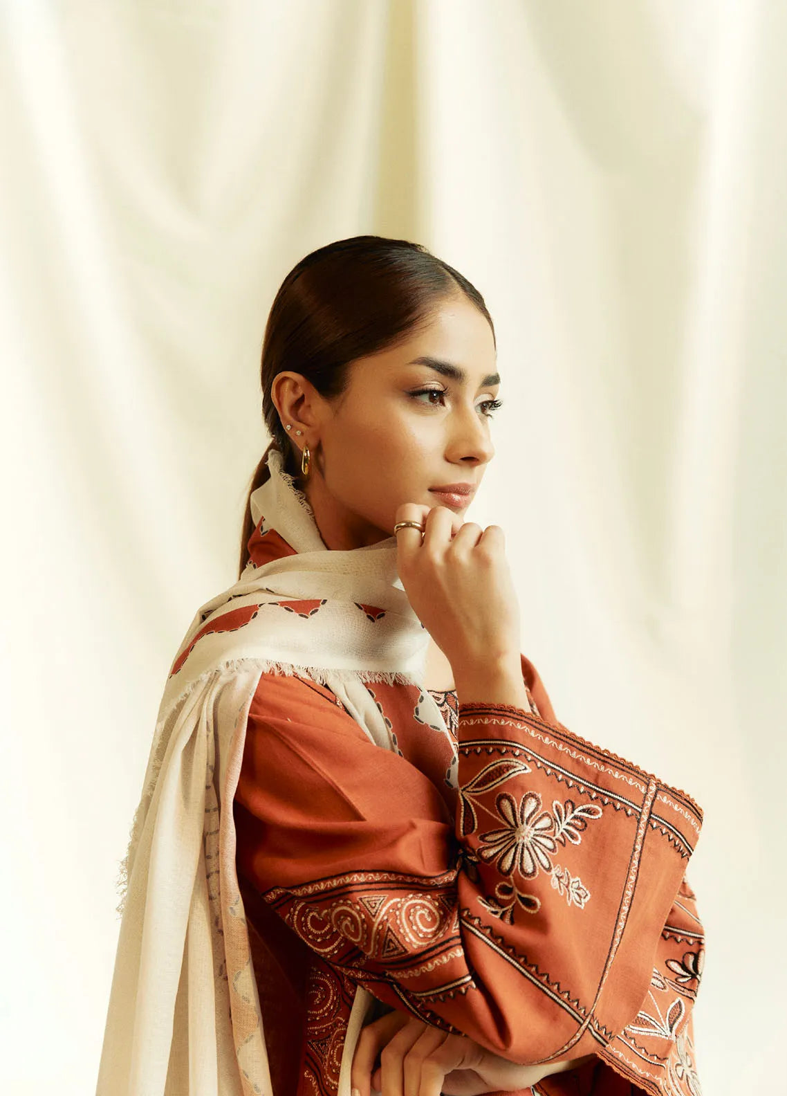 Zara Shahjahan 3PC Dhanak Embroidered Shirt with Digital Printed Shawl – ZC280